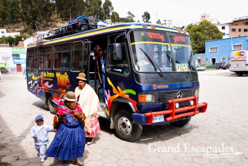 From Copacabana to La Paz, public busses are not much cheaper than tourist busses, but are much more frequent. Our bus was a bit ancient and not suitable for tall people.