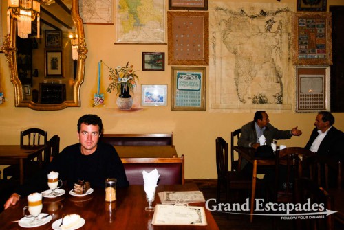 Of course Heidi could not resist sipping a nice capuccino and sampling the lemon pie at the Angelo Colonial, an old colonial-style cafe with a great atmosphere! La Paz, Bolivia