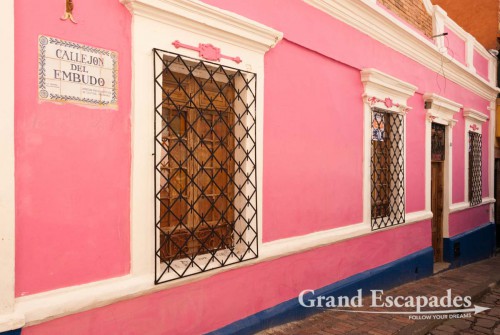 Like most backpackers, we stayed in La Candelaria, the partially preserved colonial centre. Doing so over a weekend, you either need to be a party animal or bring good ear plugs! Our search for a comfortable place took on epic dimensions