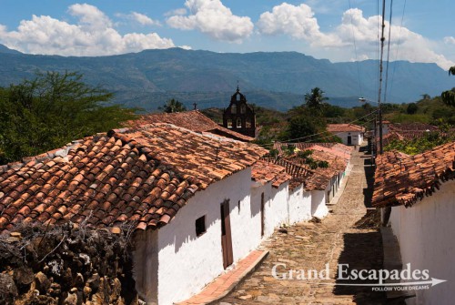 Again we enjoyed being emerged in complete tranquility and were quite surprised to reach Guane only after a leisurely 2 hour walk. Guane is an extremely quiet hamlet gathered around a plaza dominated by a small church made of the same okra colored blocks of stones like the churches in Barichara