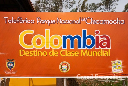 Halfway between these two cities is El Parque Nacional de Chicamocha, the baby among all Columbian National parks, which only opened in 2006 and popular it is. Within the next two weeks the millionth visitor is expected, the numbers of guests increased sharply after the cable car started operating in February 2009