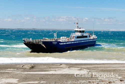 The wind was so strong on the Magellan Strait that day that the ferry could not dock. We had thus to wait for almost three hours for the wind to get down - Beagel Channel, Tierra del Fuego, Argentina