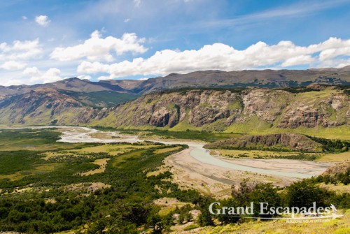 A pleasant 1.5 hour walk from El Chalten to a Mirador from where we could see at least parts of Fitz Roy, the surrounding mountains and the glacier on the bottom, El Chalten, South Patagonia, Argentina