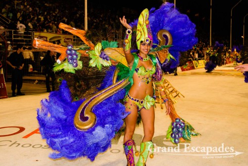 The dancers were a swaying sea of colours of elaborately designed costumes, headdresses made of feathers and beads, more beadwork for ankles, necks, belly and wrists. The costumes can be made of lots of material or of very, very little, Carneval of Gualeyguachu, Argentina
