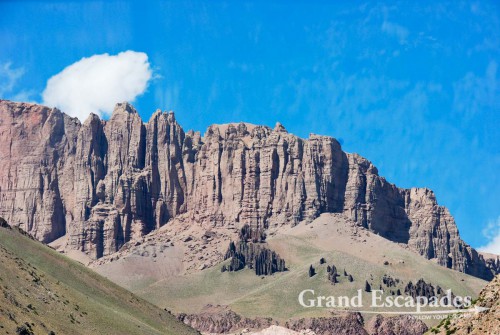 We believe that the scenery going to all these places is equally, if not more intriguing. Considering that we had driven through hundreds of miles of countryside featuring polychromic mountain slopes in the northwest of Argentina, we still found this drive exciting - Here the fascinating rock formations of "Los Penitentes"