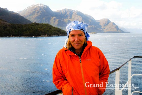 Cruise from Puerto Montt to Puerto Natales, Patagonia, Chile - In the evening we passed another glacier in the distance, as a consequence large junks of ice were drifting along the boat, giving us a really chilly artic feeling