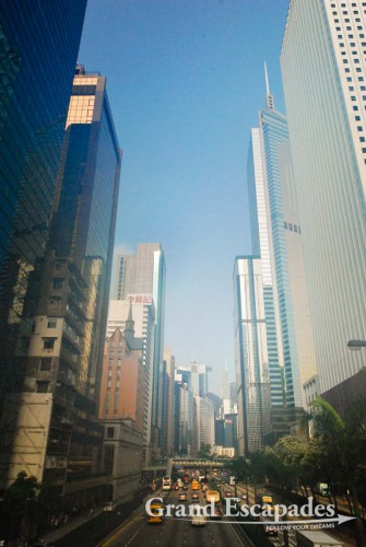 Arriving in Hong Kong was as much of a shock as a delight: after spending months on small Pacific Islands and in New Zealand with its sheer unlimited space, we were suddenly surrounded by skyscrapers, traffic jams and millions of people rushing around