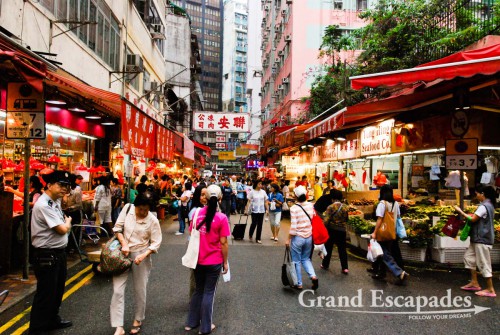 Hong Kong is also truly Asian with small restaurants where neither the menu nor the staff is able to communicate with the foreigner about what there is to eat, buzzing markets with people selling just about everything, touts trying to lure into buying tailor made shirts and suits, fake Rolex and pirate DVDs. We just love it! We just love it!