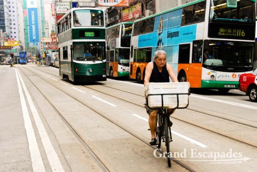 Arriving in Hong Kong was as much of a shock as a delight: after spending months on small Pacific Islands and in New Zealand with its sheer unlimited space, we were suddenly surrounded by skyscrapers, traffic jams and millions of people rushing around