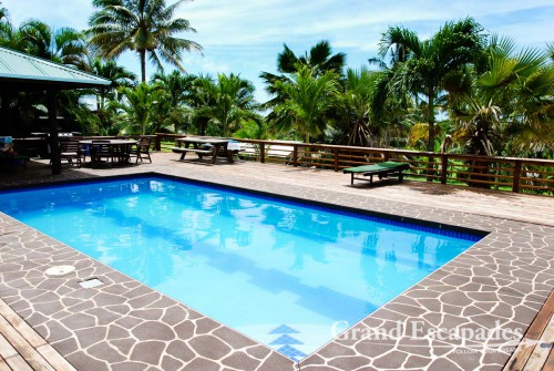 Vara's Beachside Resort, a budget accommodation for about 30 Euros, Rarotonga, Cook Islands