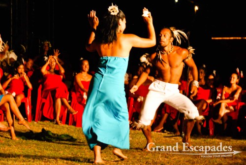 Tapati Rapa Nui, Estival de Cantos y Danzas Tradicionales (Traditional Singings and Dances Festival), Rapa Nui or Easter Island, Pacific
