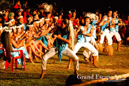 Tapati Rapa Nui, Estival de Cantos y Danzas Tradicionales (Traditional Singings and Dances Festival), Rapa Nui or Easter Island, Pacific