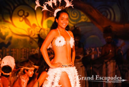 Tapati Rapa Nui, Estival de Cantos y Danzas Tradicionales (Traditional Singings and Dances Festival), Rapa Nui or Easter Island, Pacific