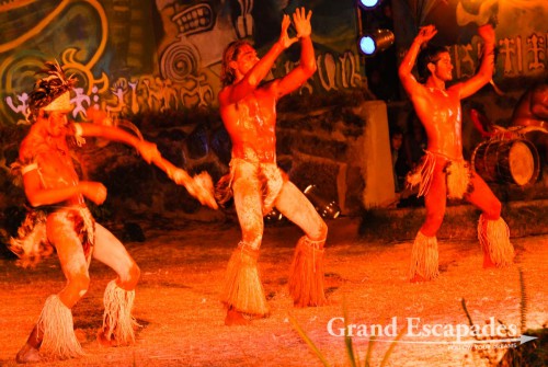 Tapati Rapa Nui, Estival de Cantos y Danzas Tradicionales (Traditional Singings and Dances Festival), Rapa Nui or Easter Island, Pacific