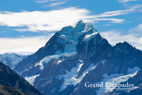 Mount Cook, at 3.754 meters the highest mountain in Australasia, South Island, New Zealand