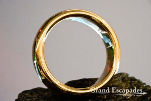 World of Wearable Art, Nelson - THE Ring made for the film Lord Of The Ring: "In the Land of Mordor where the Shadows lie. One Ring to rule them all, One Ring to find them, One Ring to bring them all and in the darkness bind them", South Island, New Zealand