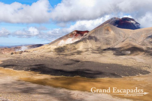 Red Crater, Tongariro Alpine Crossing, Tongariro National Park, North Island, New Zealand