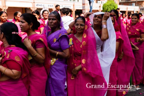 Witnessing one of the many processions (this time for peace in the world...) in Jaipur, the Pink City, Rajasthan, India