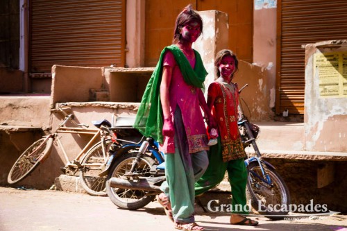 Holi Festival, when Indus celebrate the beginning of Spring, by throwing coloured water and gulal (powder) at anyone within range, Bundi, Rajasthan, India