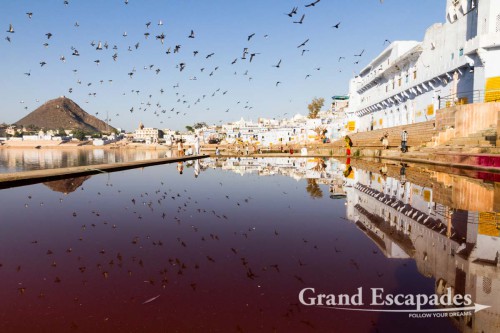 52 bathing Ghats surround Pushkar Lake, Pushkar, Rajasthan, India